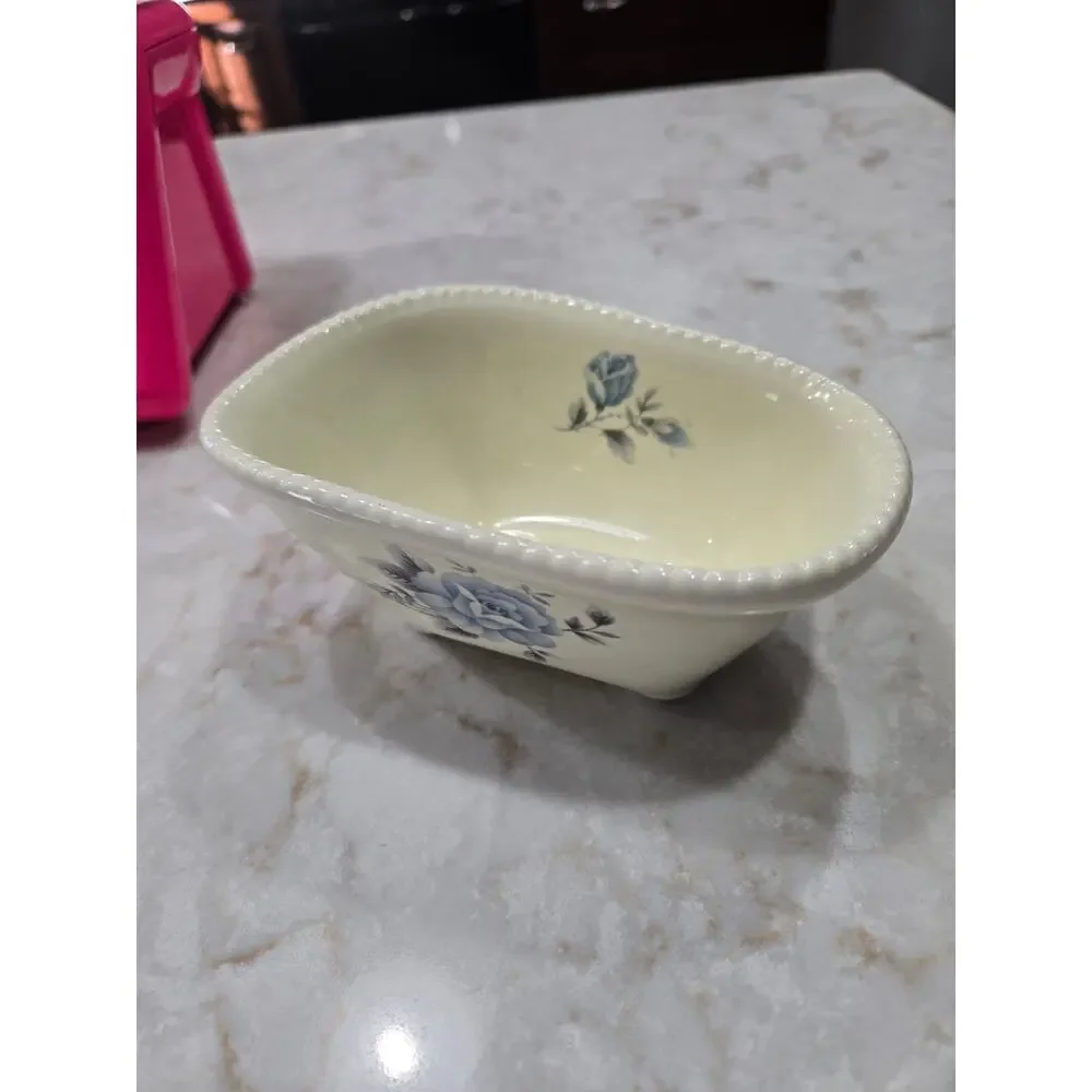 Athena Cream Ceramic Soap Dish with Blue Rose Pattern